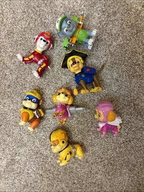 Paw Patrol characters figures *must be bundled